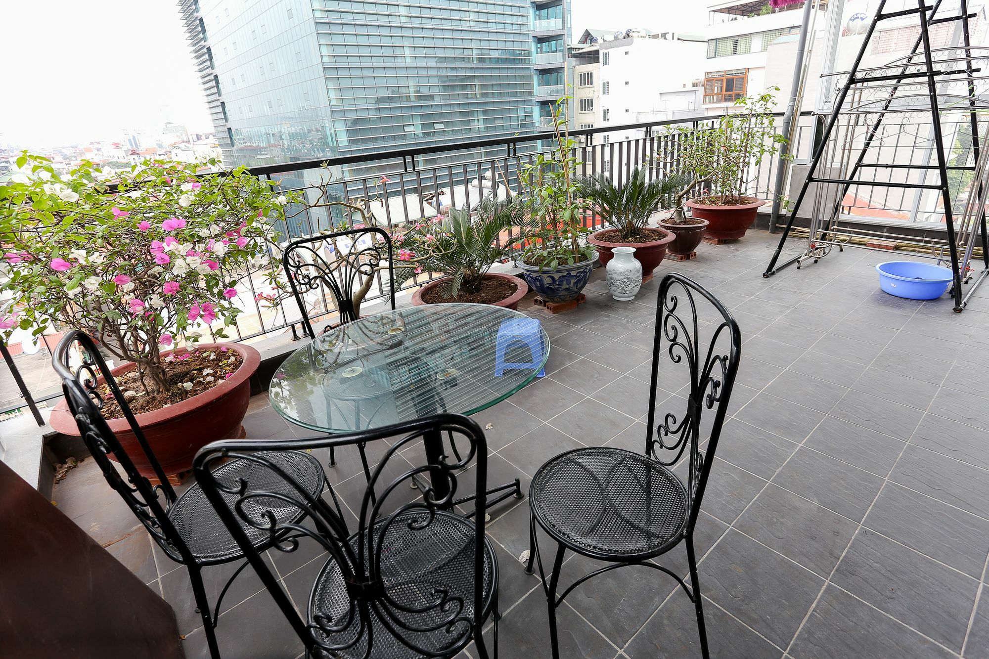 Quiet Hoang Quoc Viet & Appartement *